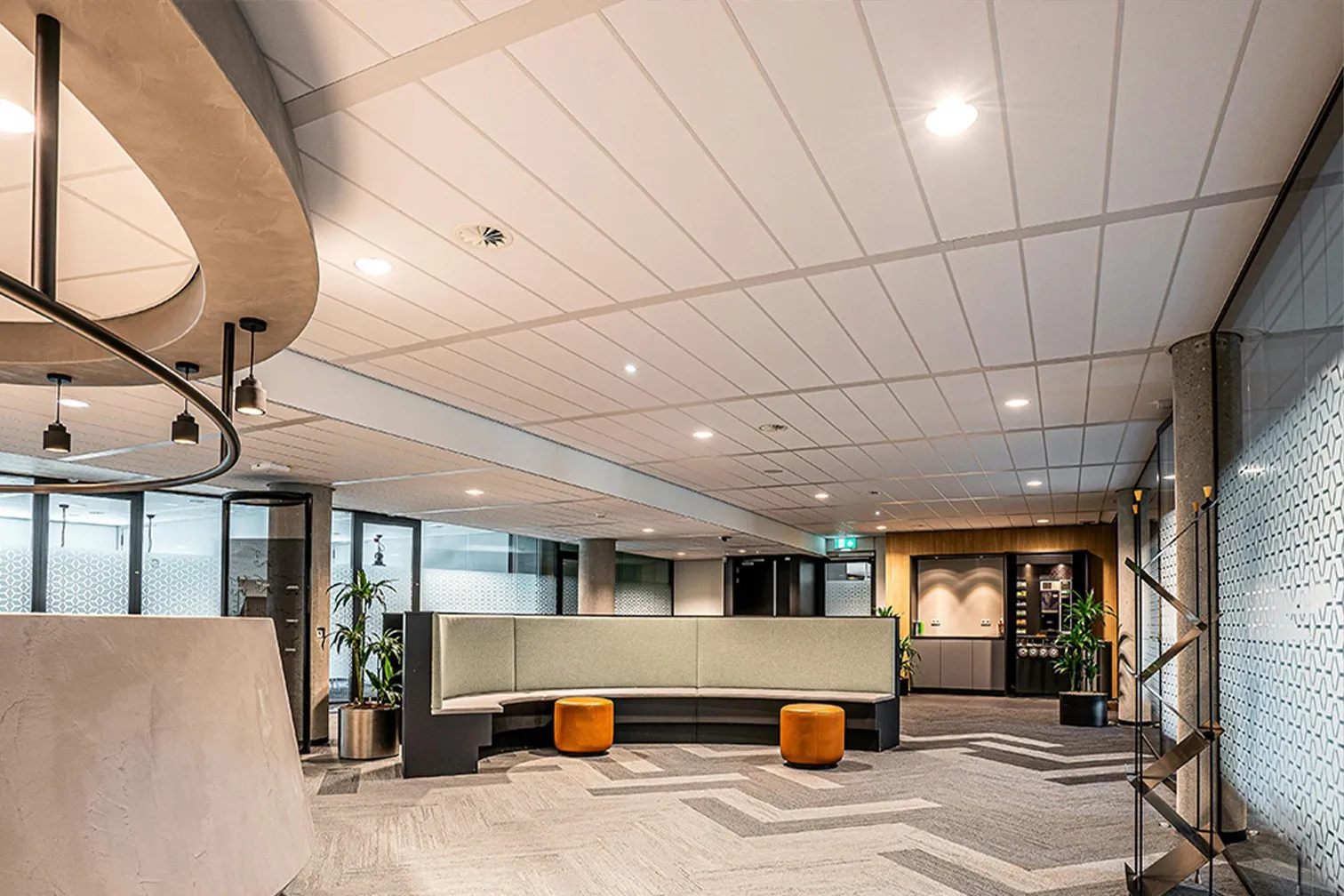 Ceiling-Decoration-With-Aluminum-Coil-In-Office-Building-6